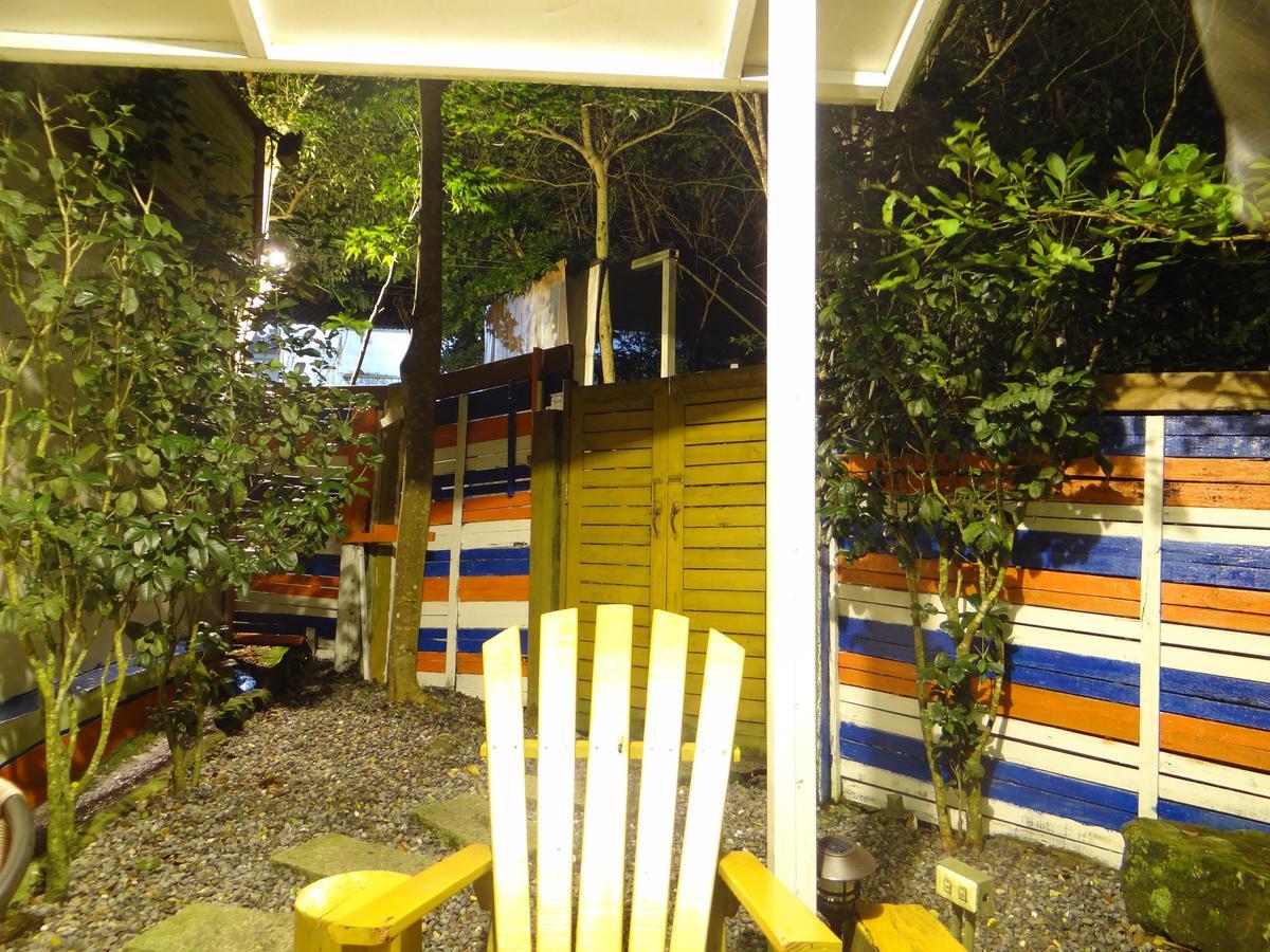 Sky Lounge B&B Zhushan Bagian luar foto